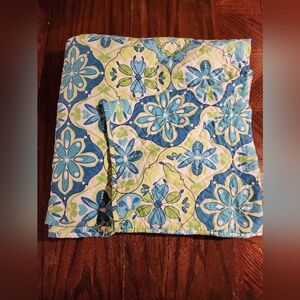 Queen quilted bed spread